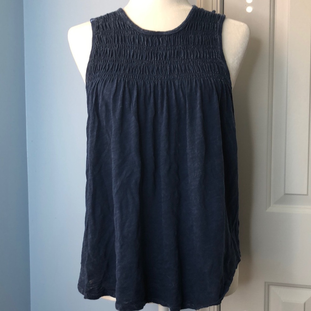 Universal Threads Smocked Distressed Top Sz S